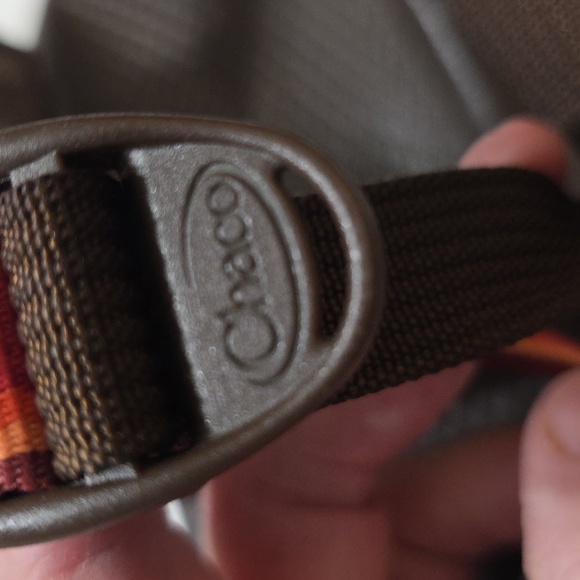 Chaco Womens Strappy Sandals Red Adjustable Buckle Outdoors Beach Sz 9? EUC READ - Picture 2 of 10